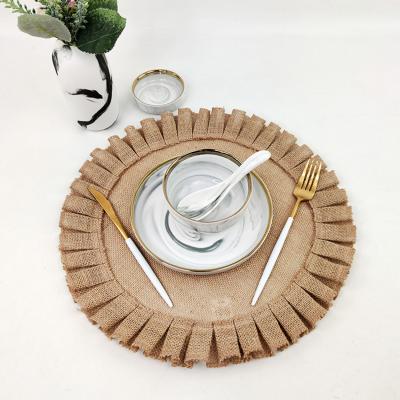 China Sustainable Natural Vintage Jute Place Mat Primary Color Pleated Lace Up Insulation Pad for sale