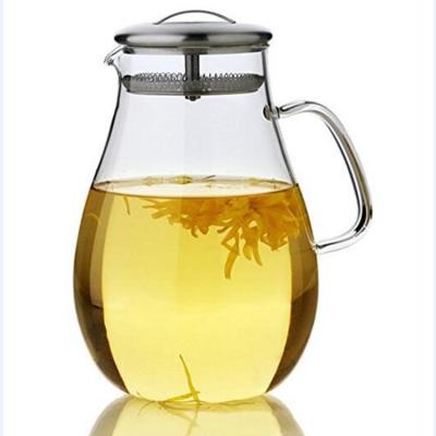 China 64 oz. durable glass pitcher with stainless steel lid / water carafe with handle - good drink pitcher for homemade drinks for sale