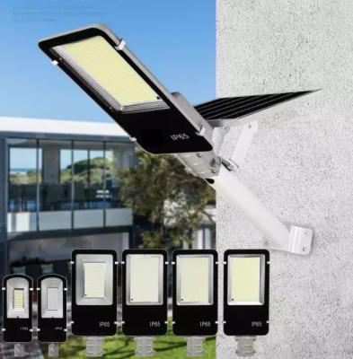 China Garden Aluminum Shell Outdoor 40W 60W 100W 200W 300W 400W 500W LED Solar Street Light for sale