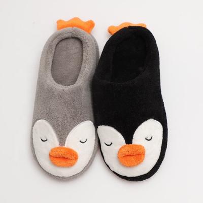 China Warm cute penguin cartoon slipper winter bedroom fashion trend soft indoor ladies fashion slippers for sale