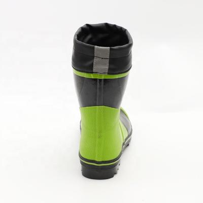 China Hot Selling Women's Anti-Smell Anti-Rain Classic High Grip Waterproof And Non-slip Wear-resistant Boots for sale