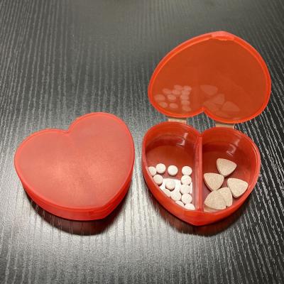 China Custom Logo Heart Shaped Pill Box, Mini Size Portable Travel Pill Box, Heart Plastic Pill Box GW5123 for sale