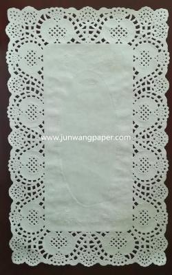 China Sustainable Paper Lace Doilies / Rectangle Pads Disposable Cake Paper for sale