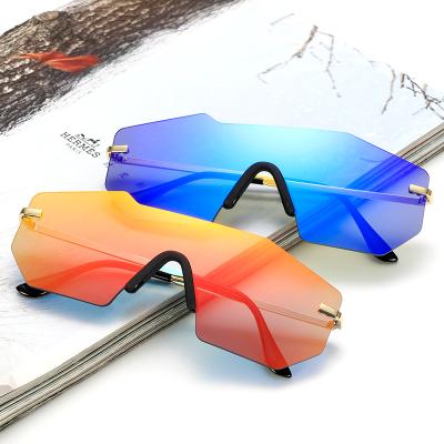 China Outdoor Multi Color Sunglasses Shades Cool Rimless One Piece Sunglasses Men Driving Eyewear 0033 for sale