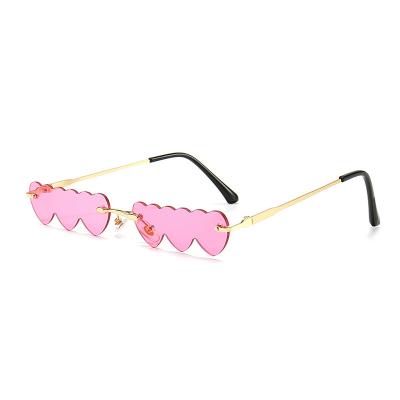 China High Quality Multi Color Sunglasses M0195 Heart Shape Diamond Sunglasses Luxury Ladies Sun Glass Girls Soft Shades One Piece Eyewear for sale