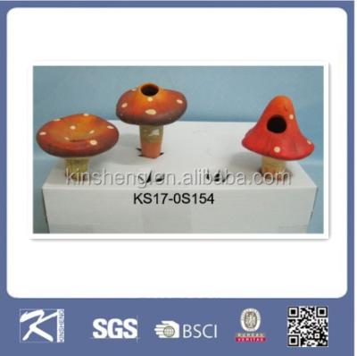 China Garden Decoration Garden Decor Automatic Mushroom Terracotta Watering Spike for sale