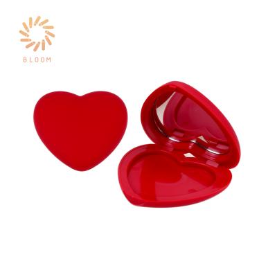 China Fashionable Compact Case Heart Shape Powder Container Empty Cute Plastic Blusher Container for sale