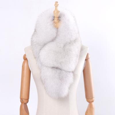 China Lady Wraps With Clips Winter Fox Fur Muffler Soft Fashion Women Real Real Fur Scarf Natural Scarf Scarves for sale