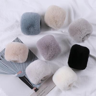 China Rex Rabbit Fur Hand Ring Wrist Warmer Real Fur Wristband Korean Comfortable Janpan New Women Slap Real Fur Cuff Soft Warm Fashion for sale