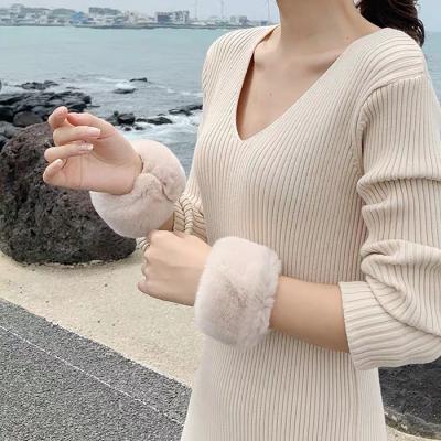 China Rex Rabbit Fur Hand Ring Wrist Warmer Real Fur Wristband Korean Comfortable Janpan New Women Slap Real Fur Cuff Soft Warm Fashion for sale