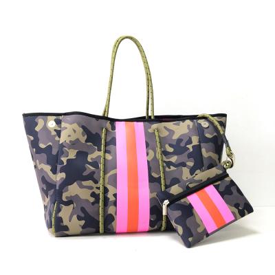 China Fashion Customized Camouflage Print Neoprene Waterproof Beach Tote Bag Beach Handbag Neoprene Beach Tote Bag for sale