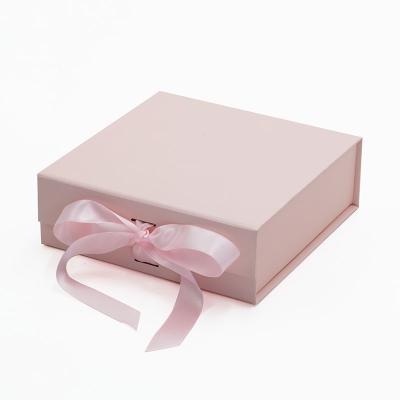 China Recyclable New Color Pink Changeable Square Ribbon Luxury Birthday Gift Box For Her for sale