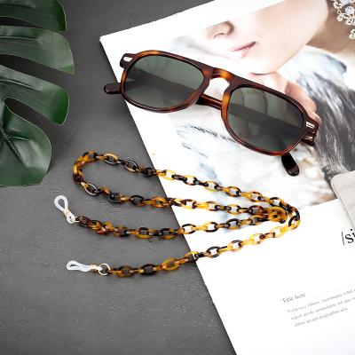 China Custom Luxury Fashion Glass Chain Woman Sunglass Sunglasses With Acetate Chain for sale