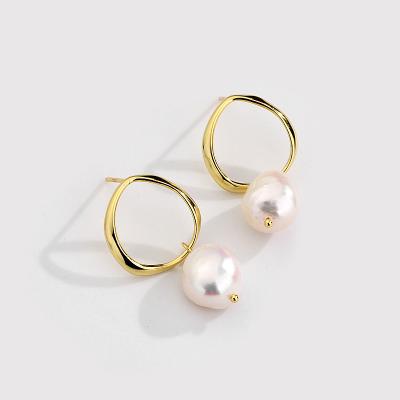 China FASHIONABLE hot sale pearl dangle earring gold plated sterling silver baroque pearl earrings 925 for women for sale