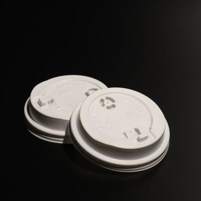 China Leak Proof Plastic Cup Lid For Covering And Sealing Cups Easy Drink And Durable for sale