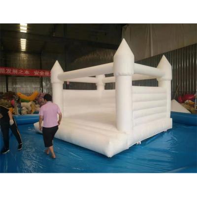 China Cheap Theme Park Bouncy House Castles Inflatable Castle Bouncy Jumping Bouncer For Kids for sale