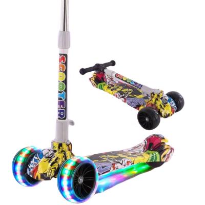 China Adjustable Handlebar Height TOP SALE ready to ship graffiti design Kick Scooter  with 3 Extra Wide  Light-Up Wheels and Adjustable Heights  for children for sale