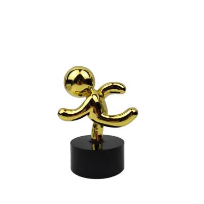 China Good New Design Gold Tin Alloy Metal Figure Prize Black Gold Base Trophy China Prize for sale