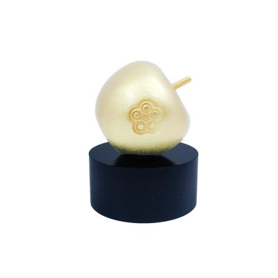 China Unique Personalized China Apple Souvenir Gifts With Metal Apple Trophy Manufacturers for sale