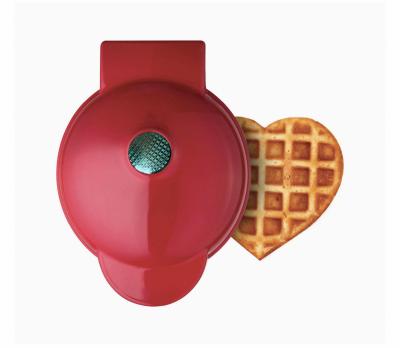 China Double Nonstick Baking Dish Mini Heart Waffle Maker Heart Shape Customized Dish Nonstick Outdoor Heater for sale