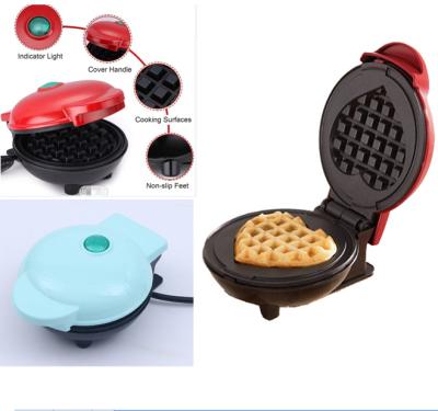 China Outdoor Hot Selling Mini Electric Waffle Maker Nonstick Nonstick Machine with Low Price for sale