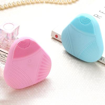 China Super DEEP CLEANING Soft Rechargeable Detergent Sonic Vibrating Face Wash Hot Sale Electric Silicone Face Machine for sale