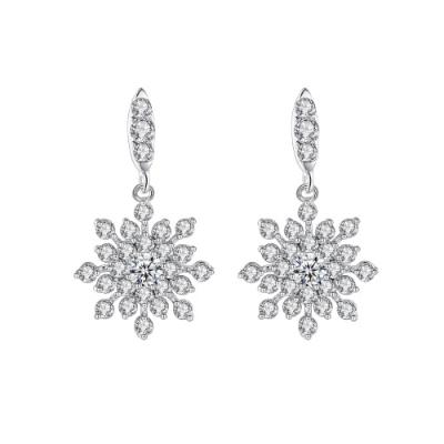 China New Product Romantic European And American Jewelry Christmas Gifts Snowflake Earrings Inlaid With Delicate Zircon Women's Earrings for sale