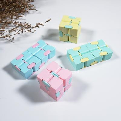 China Relieve stress 2021 wholesale custom color anti stress infinity cube fidgety person toy for kids adults desk for sale