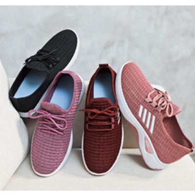 China Cushioning Hongyan Casual shoes Women breathable mesh shoes all match non-slip soft soled running shoes for sale