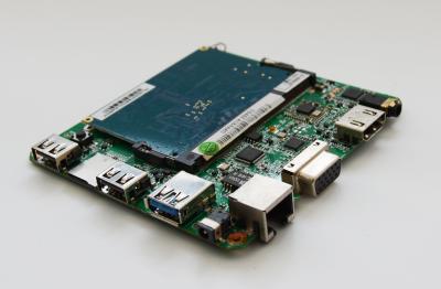 Chine Mini carte de circuit imprimé d'Intel de traînée Fanless de cerise avec WIFI et le Double-affichage de soutiens de port de LAN RJ45 à vendre