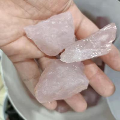 China China Wholesale Natural Crystals Healing Stones Rose Rough Quartz Stone for sale