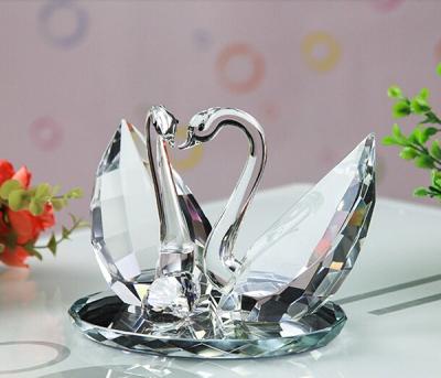 China Beautiful crystal swan figurine gift souvenir from China for sale