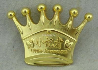 Cina la corona 3D d'ottone muore logo morbido attaccato di doratura di Pin dello smalto su misura in vendita