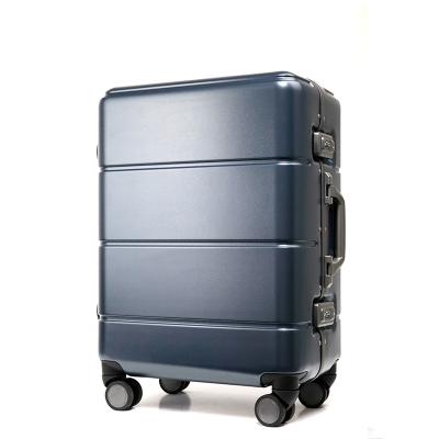 China Travel Luggage Cases Promotion Designers 4 Wheel Luggage Set High Quality High End Luxury Suitcase 2022 New Style for sale