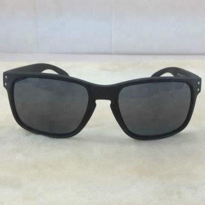 China Promotional Sunglasses 2020 Square Frame Plastic Sunglasses With Two-Pin Round Frame Sports Style Promotional Sunglasses for sale