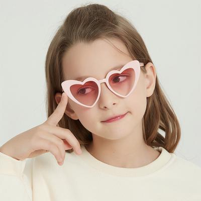 China Fashion Sunglasses Shape Design Pink Heart Shape Children Glasses For Girls Vacation UV400 Beach Shade Wholesale Sun Glasses for sale