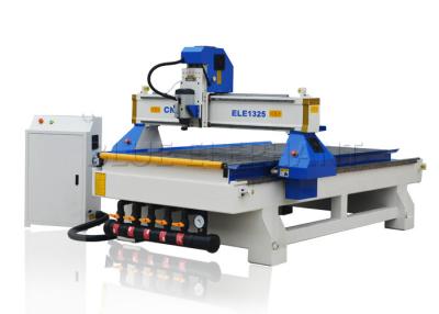 China máquina de grabado de madera del CNC 380V con el eje de la refrigeración por aire del rodillo 4.5kw HSD en venta