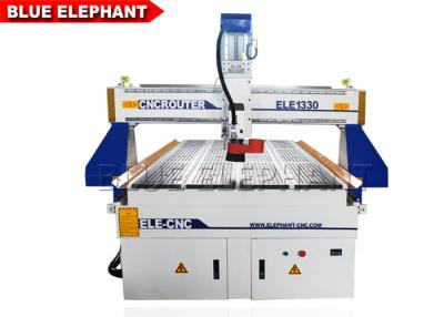 China Router de madera del CNC de 1330 chinos, máquina de madera del CNC con la tabla de funcionamiento del vacío en venta