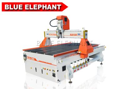 China Máquina de gravura de madeira do cnc de 4 linhas centrais com dispositivo giratório para opcional à venda