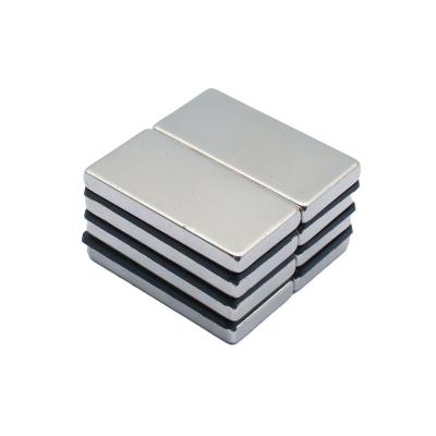 China Industrial Magnet Diameter 40mm Squares N52 Neodymium Magnet Super Attractive Magnetic Rectangle Magnet for sale