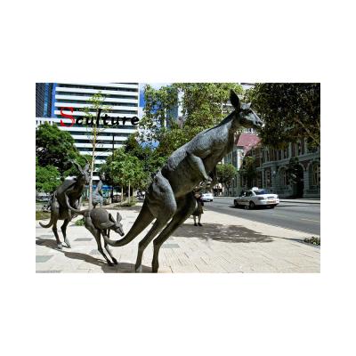 China Garden Decoration Outdoor Metal Animal Sculpture Kangaroo Family Bronze Statue for sale