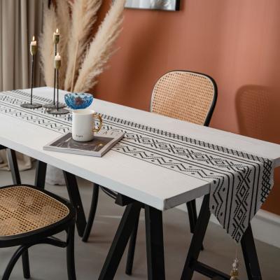 China Home Decorative Jacquard Jacquard Wave Table Runner Black Geometric Tassel Wedding TV Cabinet Contrast Table Runner for sale