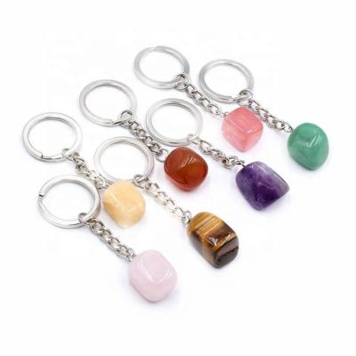 China Metal Chain Circle Crystal Tumbled Stones Pendant Key Chain Pendant Gift Crystal Polished Natural Quartz Stone for sale