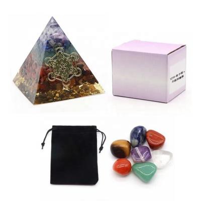 China Home Decor Europe 4cm Collectible Resin Crafts Polished Energy Metatron Orgonite Pyramid 7 Chakra Tumble Stone Kit Gift for sale