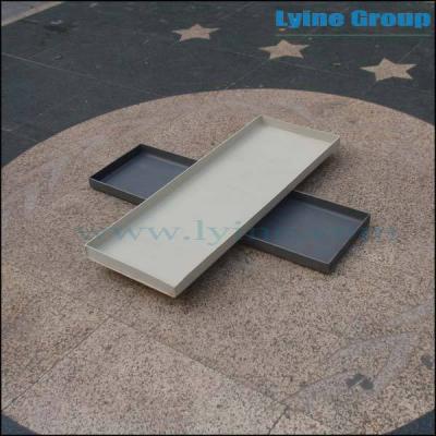 China 2m Long Blood Plastic Seedling Hydroponic Trays Nursery Trays &Amp; Lids for sale