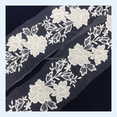 China Viable White Wedding Dress Trim Lace Embroidery Fabric Beaded Sequin Latest Wedding Dresses Lace Trim for sale