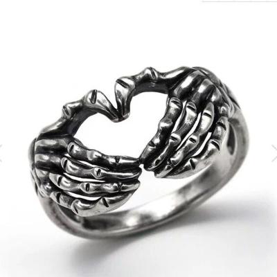 China Punk Heart Rings Silver Plated Retro Hands Gesture Rings Mens Unisex Wholesale Supplier for sale