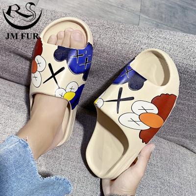 China Yezzy Fashion Trend Fashion Comfortable Summer Unisex Indoor Outdoor Beach Sandals Yeezy Slides Slippers for sale