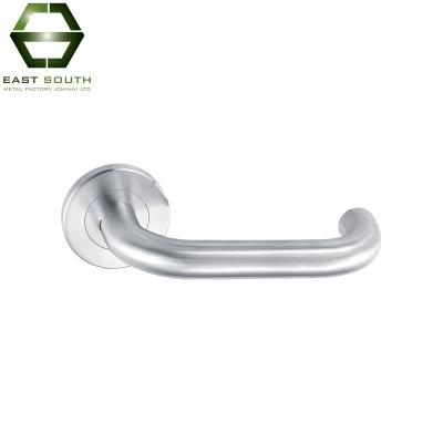 China Traditional Favorable Price Specialized Satin / Polished Solid Stainless Steel Lever Handle For Timber Door for sale