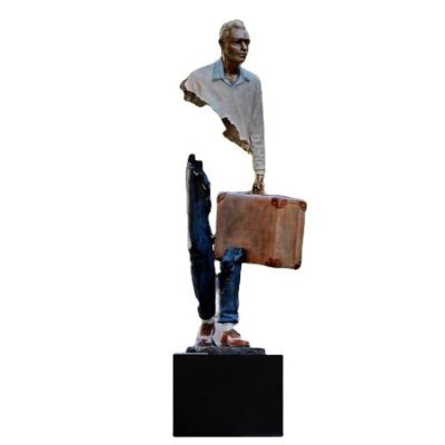 China Africa Garden Ornaments Life Size Bronze Man Sculpture Moving Statue Of Bruno With Suitcase for sale